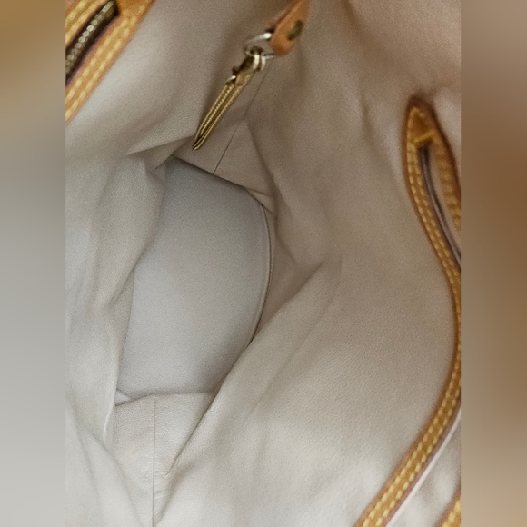 Louis Vuitton Bucket Bag - Picture 9 of 13
